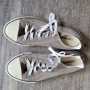 Grey converse. KIDS 3